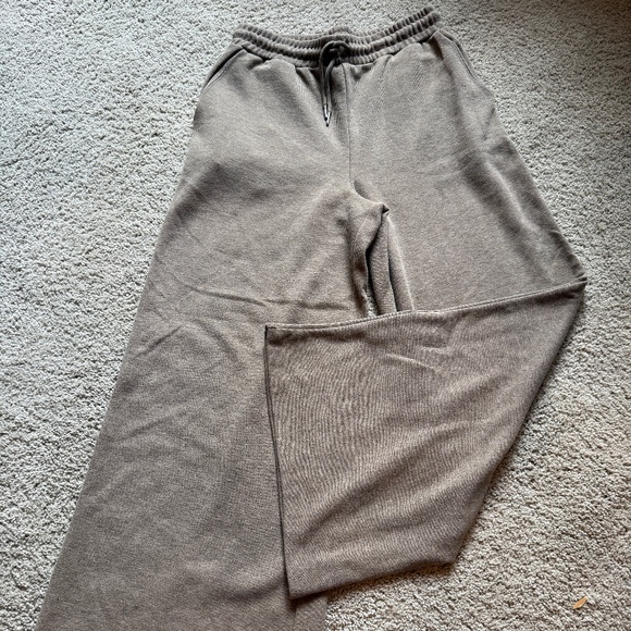 Zara Pants - Picture 1 of 5